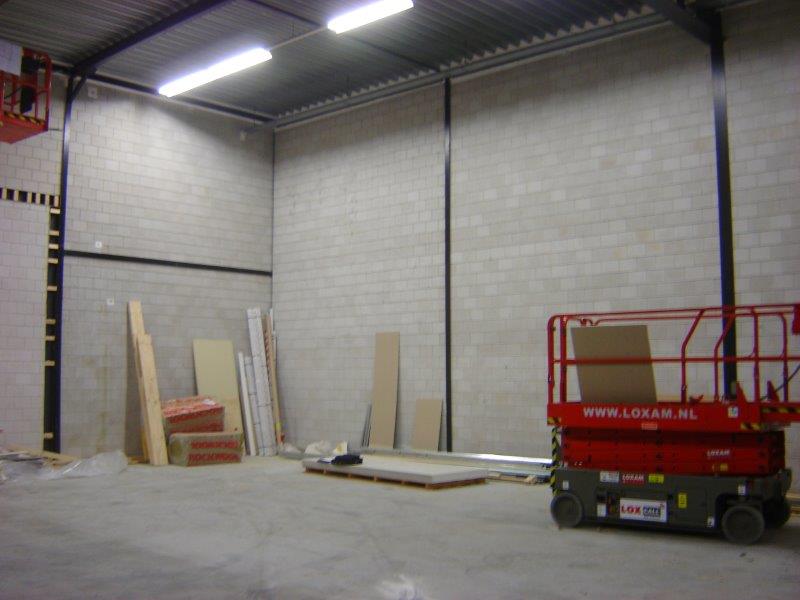 Lege ruimte waar een tussenvloer ook wel entresol of mezzanine genoemd moet gaan komen.